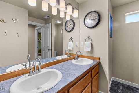 Tiny photo for 2949 NW 22nd Street, Redmond, OR 97756 (MLS # 220225800)