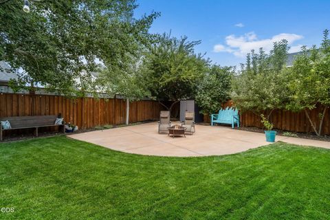 Tiny photo for 2949 NW 22nd Street, Redmond, OR 97756 (MLS # 220225800)