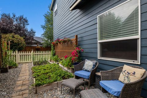Tiny photo for 2949 NW 22nd Street, Redmond, OR 97756 (MLS # 220225800)