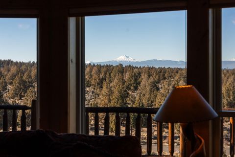 Tiny photo for 60440 Chickasaw Way, Bend, OR 97702 (MLS # 220214379)