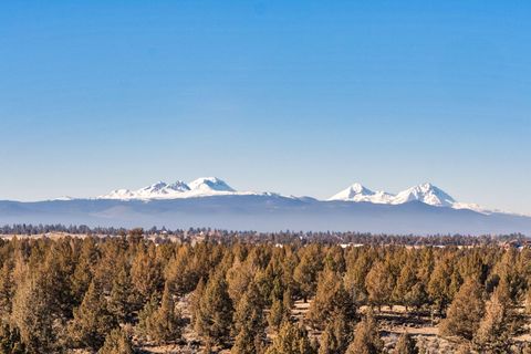 Tiny photo for 60440 Chickasaw Way, Bend, OR 97702 (MLS # 220214379)