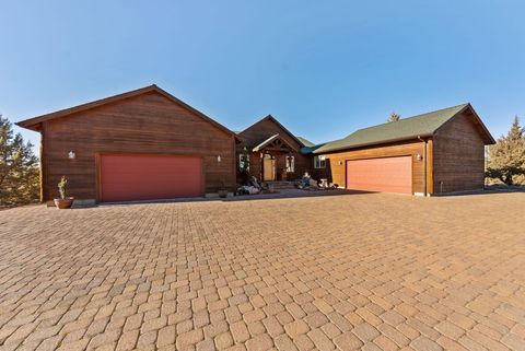 Tiny photo for 60440 Chickasaw Way, Bend, OR 97702 (MLS # 220214379)