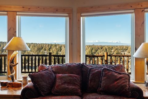 Tiny photo for 60440 Chickasaw Way, Bend, OR 97702 (MLS # 220214379)