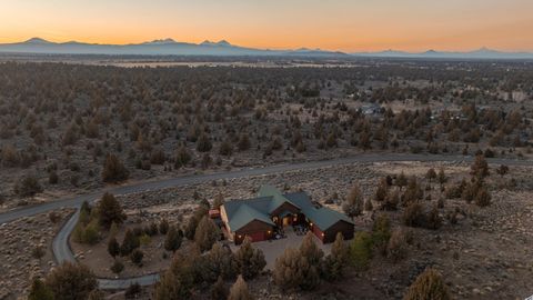 Tiny photo for 60440 Chickasaw Way, Bend, OR 97702 (MLS # 220214379)