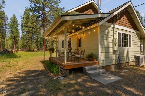 Tiny photo for 51922 Read Loop, La Pine, OR 97739 (MLS # 220224101)