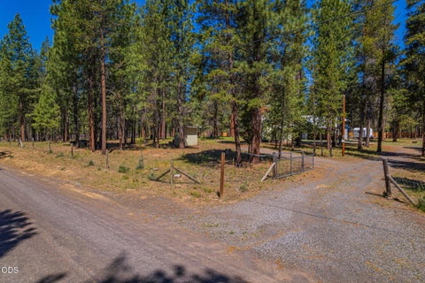 Tiny photo for 51922 Read Loop, La Pine, OR 97739 (MLS # 220224101)