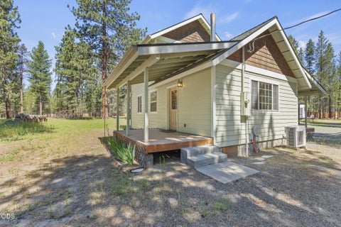 Tiny photo for 51922 Read Loop, La Pine, OR 97739 (MLS # 220224101)