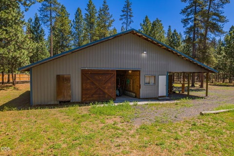 Tiny photo for 51922 Read Loop, La Pine, OR 97739 (MLS # 220224101)
