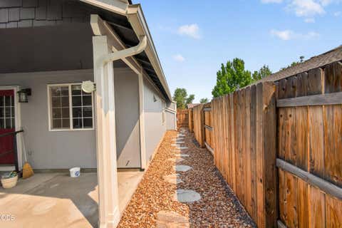 Tiny photo for 722 NE Stoneridge Loop, Prineville, OR 97754 (MLS # 220226962)