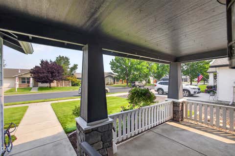 Tiny photo for 722 NE Stoneridge Loop, Prineville, OR 97754 (MLS # 220226962)