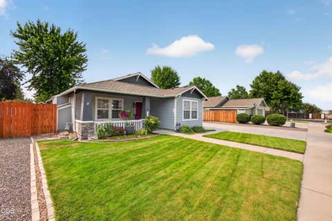 Tiny photo for 722 NE Stoneridge Loop, Prineville, OR 97754 (MLS # 220226962)