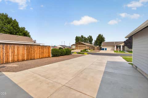 Tiny photo for 722 NE Stoneridge Loop, Prineville, OR 97754 (MLS # 220226962)
