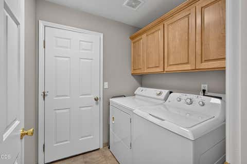 Tiny photo for 722 NE Stoneridge Loop, Prineville, OR 97754 (MLS # 220226962)