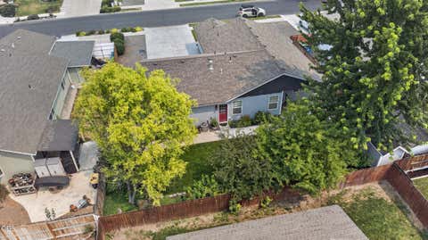 Tiny photo for 722 NE Stoneridge Loop, Prineville, OR 97754 (MLS # 220226962)