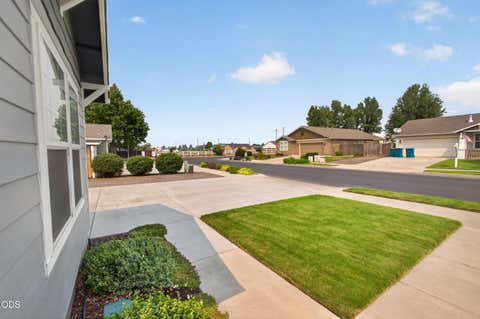 Tiny photo for 722 NE Stoneridge Loop, Prineville, OR 97754 (MLS # 220226962)