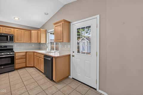 Tiny photo for 722 NE Stoneridge Loop, Prineville, OR 97754 (MLS # 220226962)