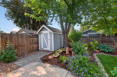 Tiny photo for 722 NE Stoneridge Loop, Prineville, OR 97754 (MLS # 220226962)