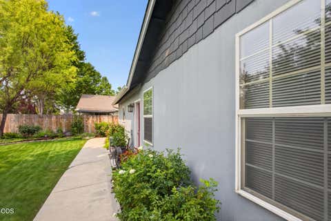 Tiny photo for 722 NE Stoneridge Loop, Prineville, OR 97754 (MLS # 220226962)
