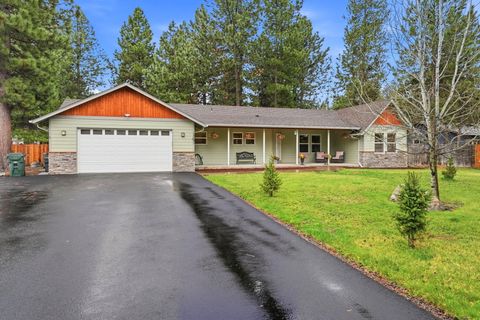 Tiny photo for 15991 Falcon Lane, La Pine, OR 97739 (MLS # 220219896)