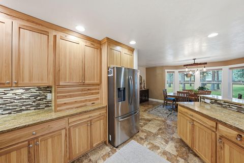 Tiny photo for 15991 Falcon Lane, La Pine, OR 97739 (MLS # 220219896)