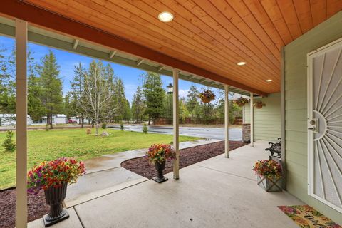 Tiny photo for 15991 Falcon Lane, La Pine, OR 97739 (MLS # 220219896)