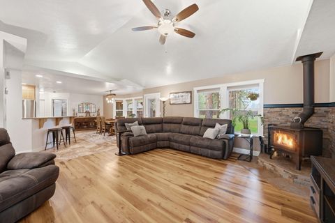 Tiny photo for 15991 Falcon Lane, La Pine, OR 97739 (MLS # 220219896)