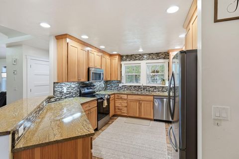 Tiny photo for 15991 Falcon Lane, La Pine, OR 97739 (MLS # 220219896)