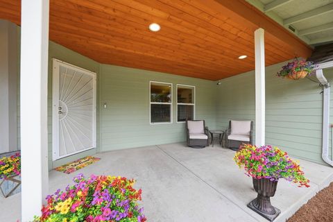 Tiny photo for 15991 Falcon Lane, La Pine, OR 97739 (MLS # 220219896)
