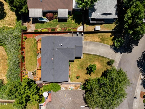 Tiny photo for 2503 NW Lassen Way, Grants Pass, OR 97526 (MLS # 220222896)