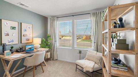 Tiny photo for 2421 Addysen Park Way, Medford, OR 97501 (MLS # 220219345)