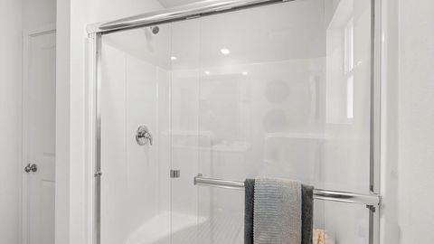 Tiny photo for 2421 Addysen Park Way, Medford, OR 97501 (MLS # 220219345)