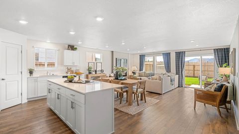 Tiny photo for 2421 Addysen Park Way, Medford, OR 97501 (MLS # 220219345)