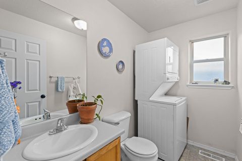 Tiny photo for 1379 Circle Wood Drive, Central Point, OR 97502 (MLS # 220216931)