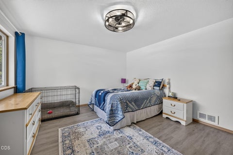 Tiny photo for 55135 Foster Road, Bend, OR 97707 (MLS # 220225412)