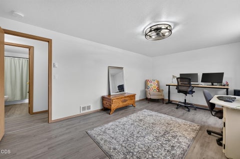 Tiny photo for 55135 Foster Road, Bend, OR 97707 (MLS # 220225412)