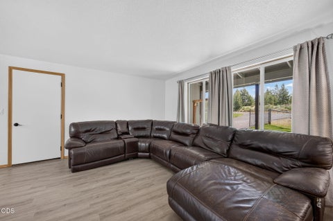 Tiny photo for 55135 Foster Road, Bend, OR 97707 (MLS # 220225412)