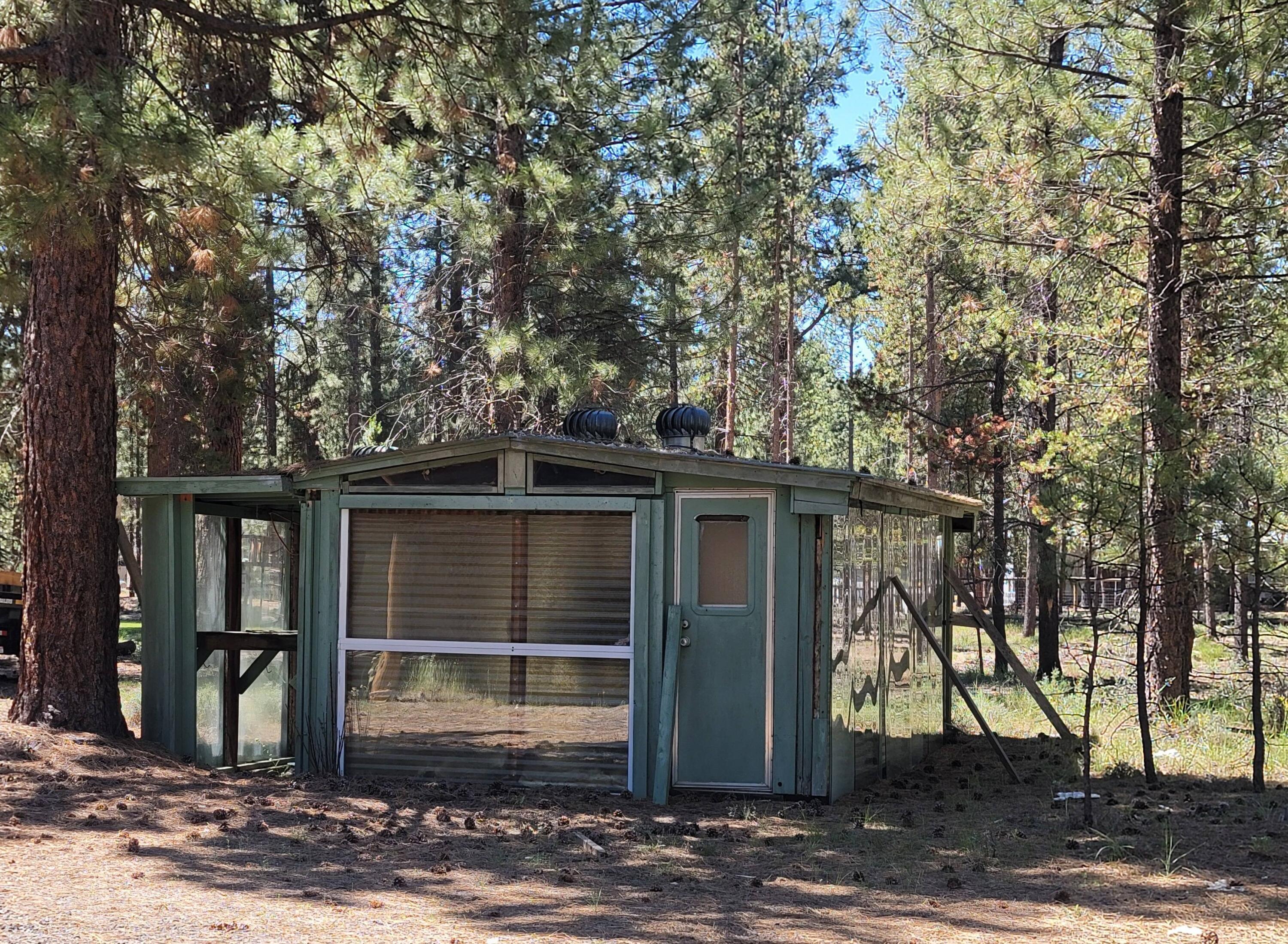 Wagon Trail Acreages - Residential