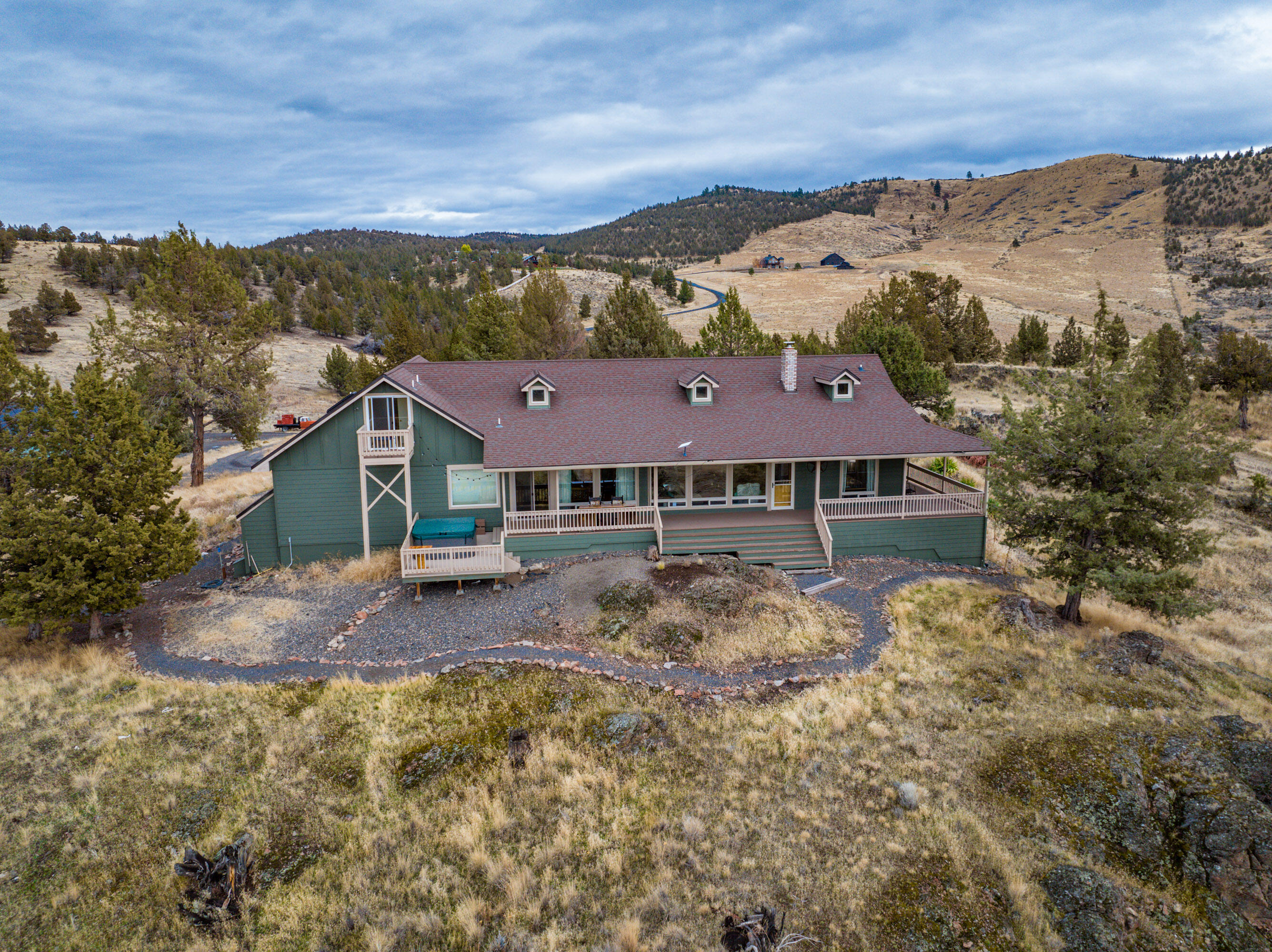 8883 NE Meadow Ridge