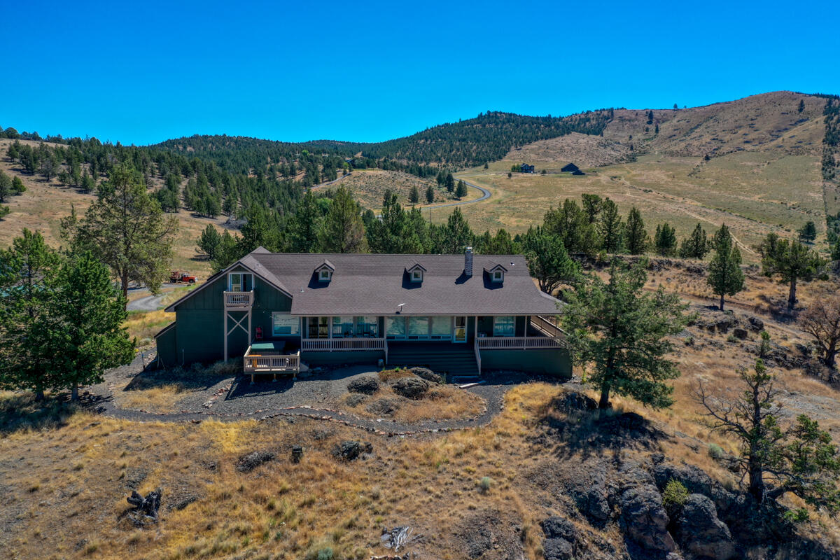 8883 NE Meadow Ridge