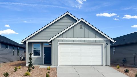 Photo of 2674 NW 26th LP North, Redmond, OR 97756 (MLS # 220219590)