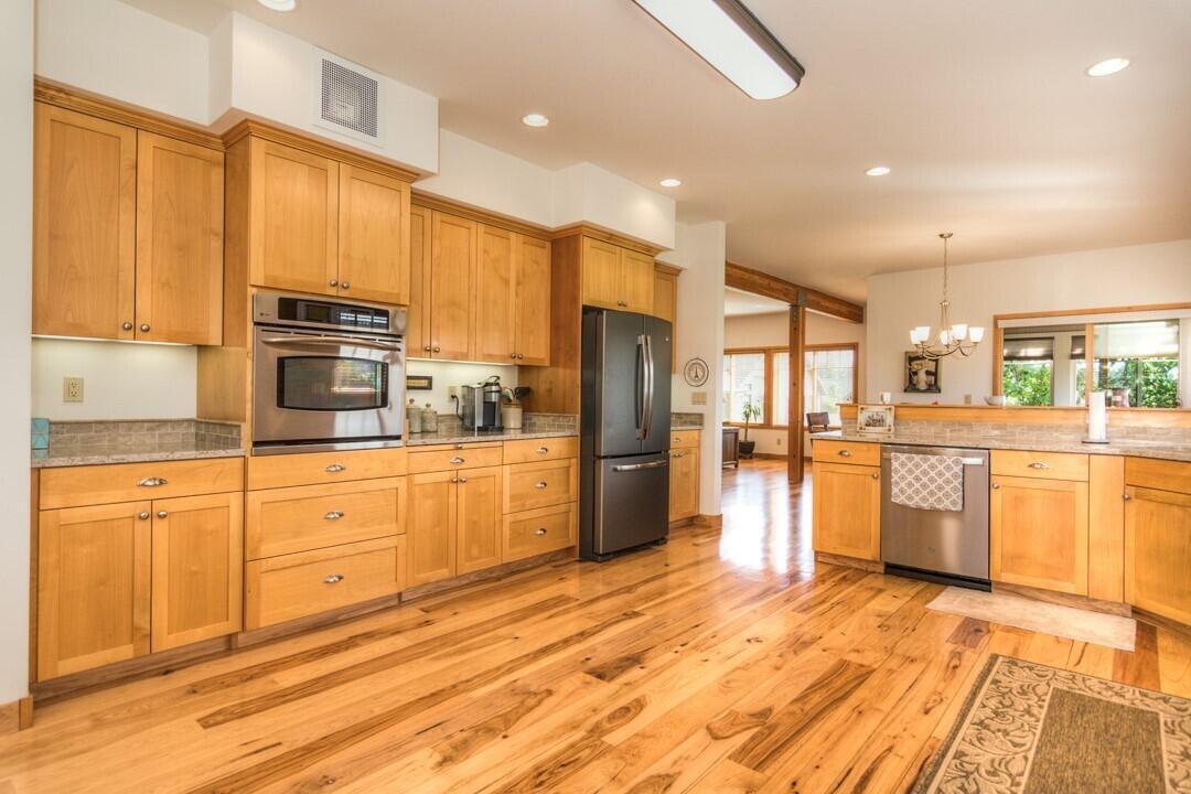 Pine Meadow Vill - Residential