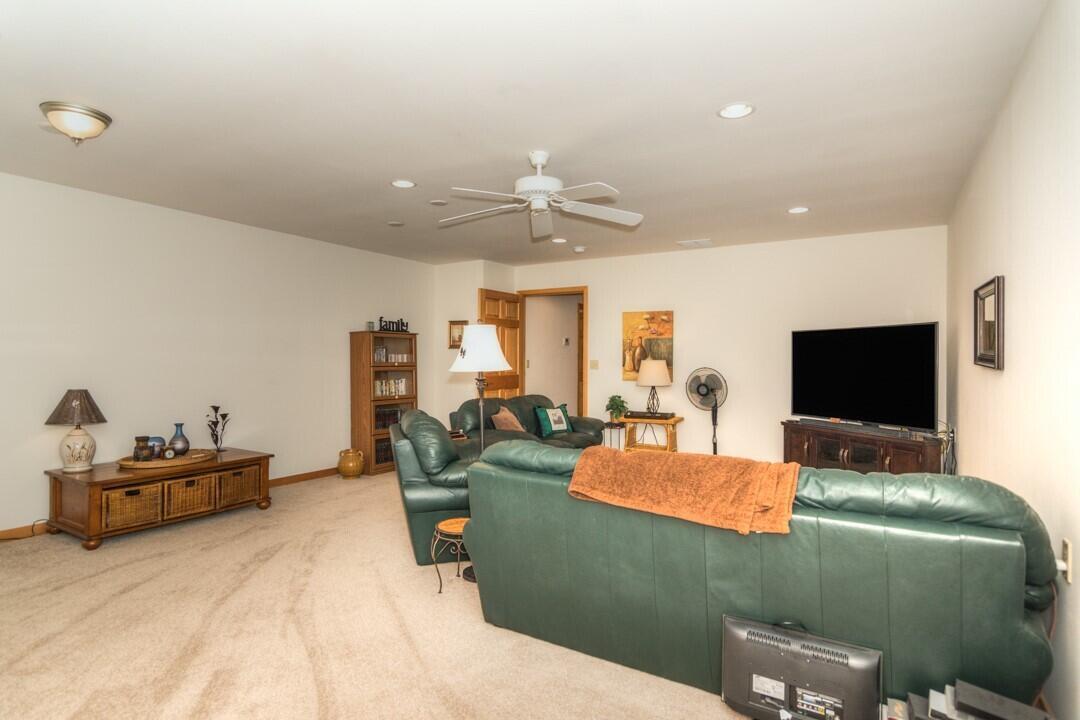 Pine Meadow Vill - Residential