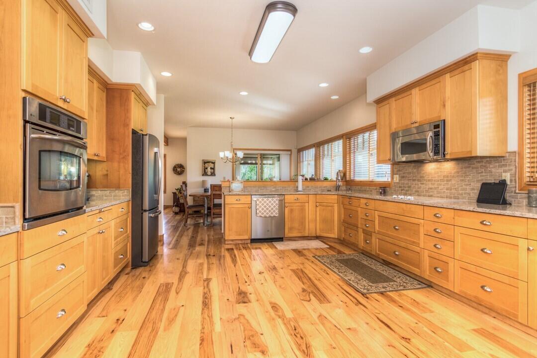 Pine Meadow Vill - Residential