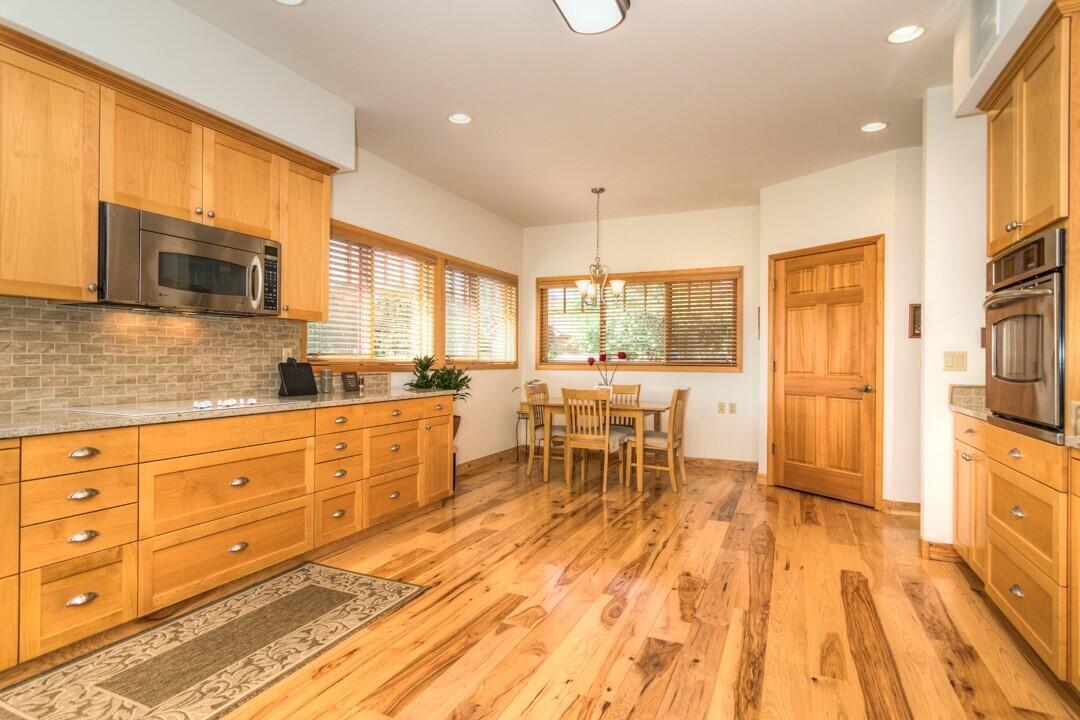 Pine Meadow Vill - Residential