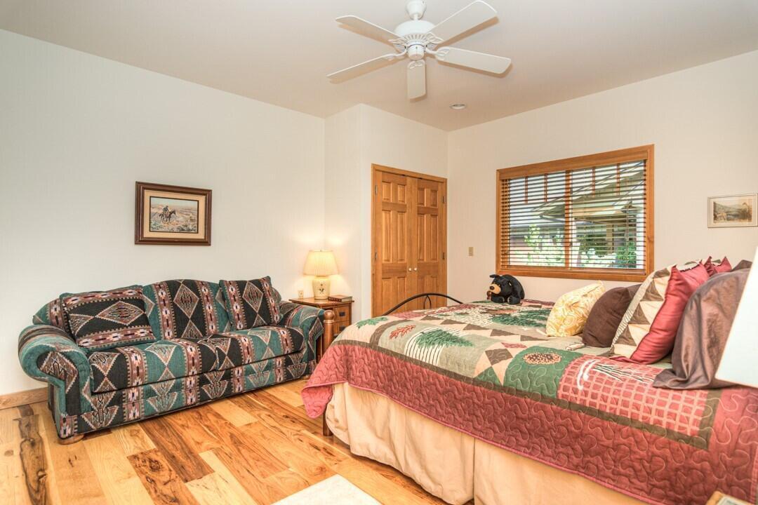 Pine Meadow Vill - Residential