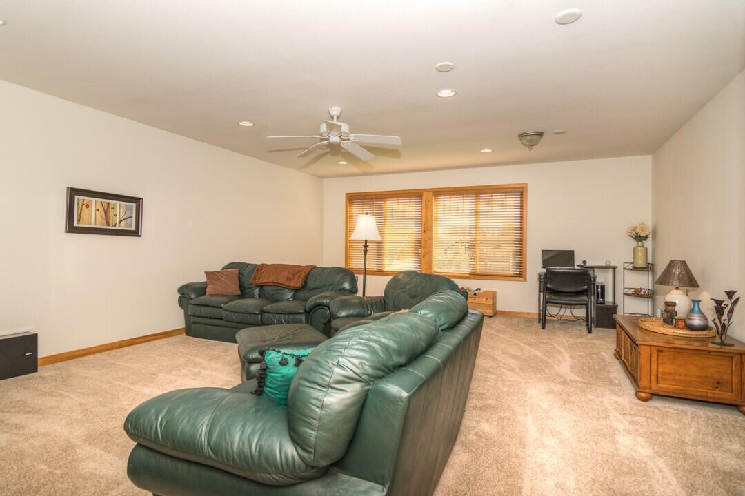 Pine Meadow Vill - Residential