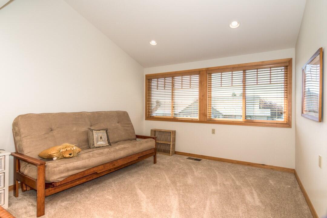 Pine Meadow Vill - Residential