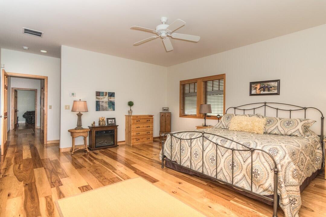 Pine Meadow Vill - Residential