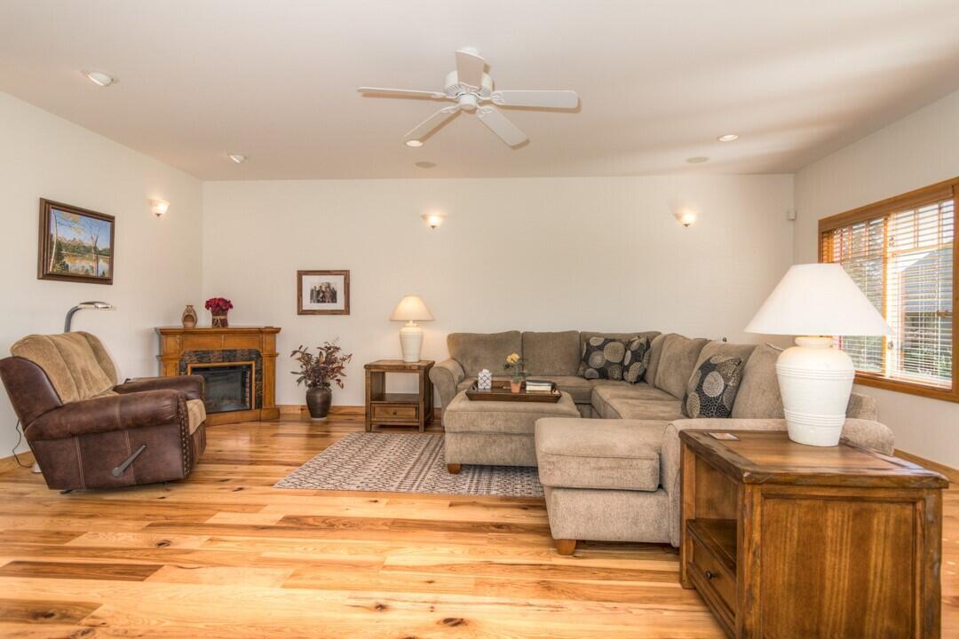 Pine Meadow Vill - Residential