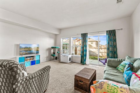 Tiny photo for 7833 Phaedra Lane, White City, OR 97503 (MLS # 220214915)